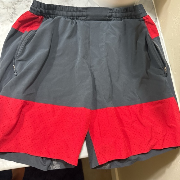 lululemon athletica Charcoal and Crimson Men's Athletic Shorts - Picture 1 of 3